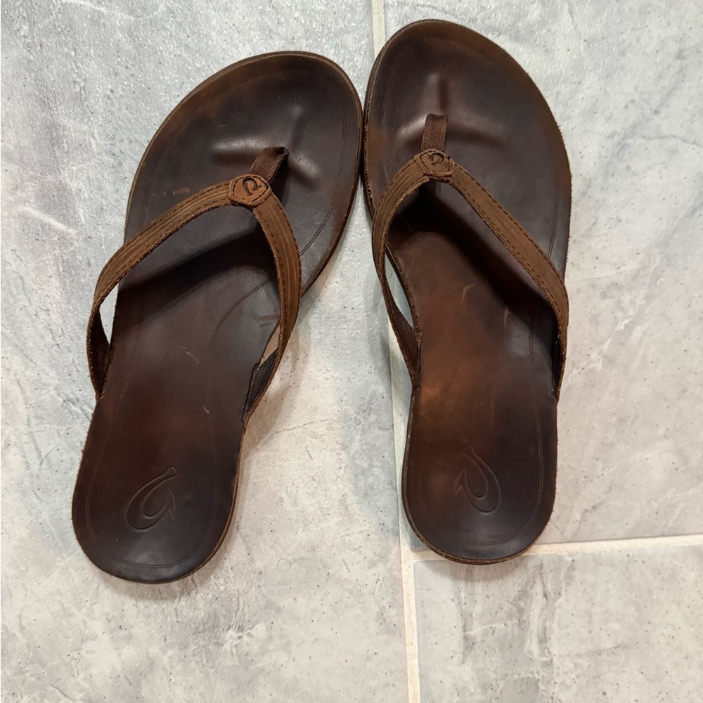 Olukai Aukai genuine leather sz 8
